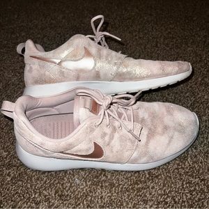 Nike Women’s Roshe One Premium Running Shoes
